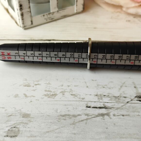 NEW Simulated Oval Sapphire Stone w/Rhinestone Ring Size 5.5 Silvertone Cocktail - Picture 5 of 5